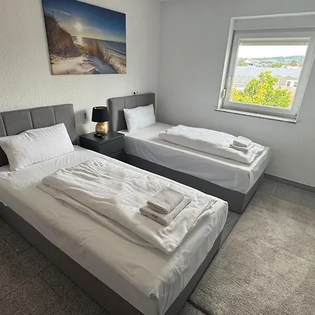 Exklusive Fuer 8 Personen Mit Grossem Balkon Niestetal